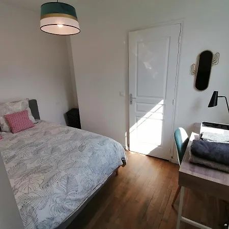 Des Roses - T2, 31m2, 1er Etage, Vue Jardin, 