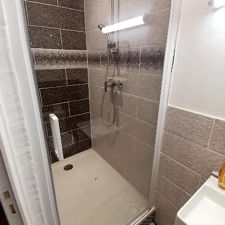 Des Roses - T2, 31m2, 1er étage, Vue Jardin, Le Scandinave Apartamento *