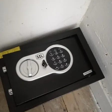 Des Roses - T2, 31m2, 1er Etage, Vue Jardin, 