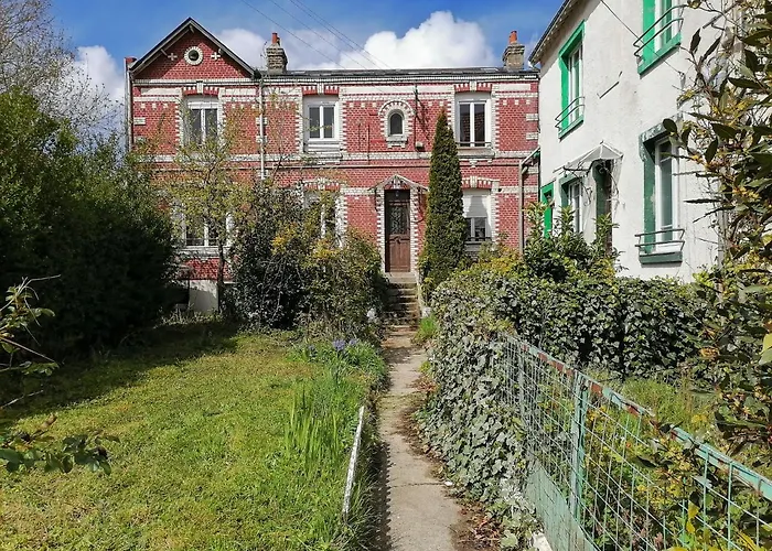 Des Roses - T2, 31m2, 1er Etage, Vue Jardin, 