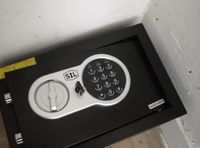 Des Roses - T2, 31m2, 1er Etage, Vue Jardin, 